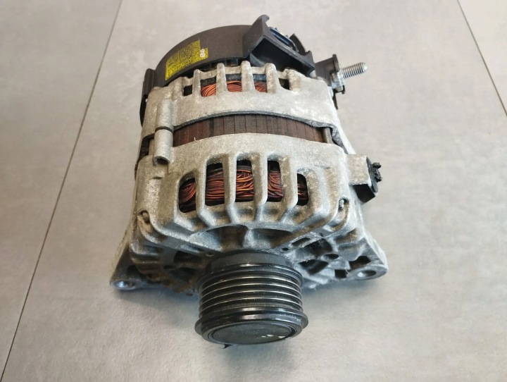 Hyundai ix35 1.7 CRDI alternator 37300-2A650