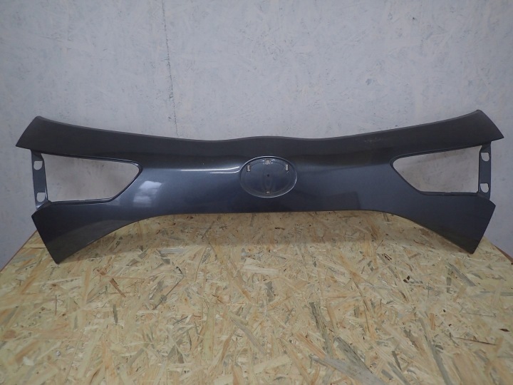 MOULAGE DU CAPOT COUVERTURE TOYOTA YARIS 3 III LIFT 17