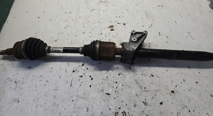 OPEL CASCADA ASTRA J GTC poluosovina desna 13335157 AAGB 1.6T SIDI