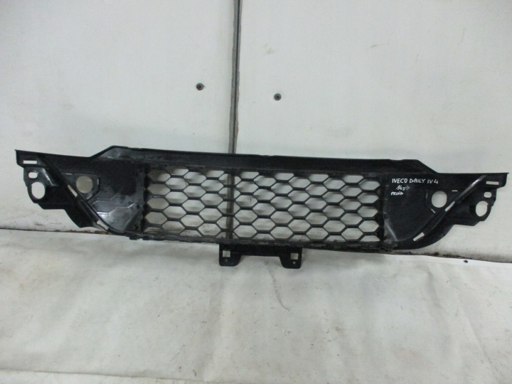 grid of a bumper front front Iveco Daily IV 4 14r