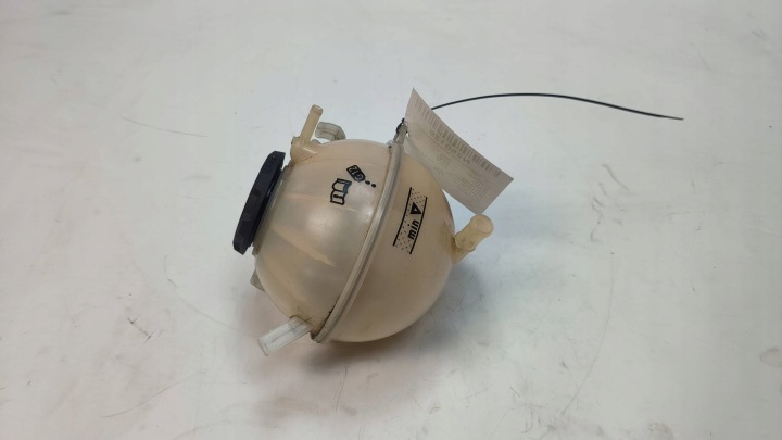 Ausdehnungsbehälter 1K0121407A AUDI Q3 8U