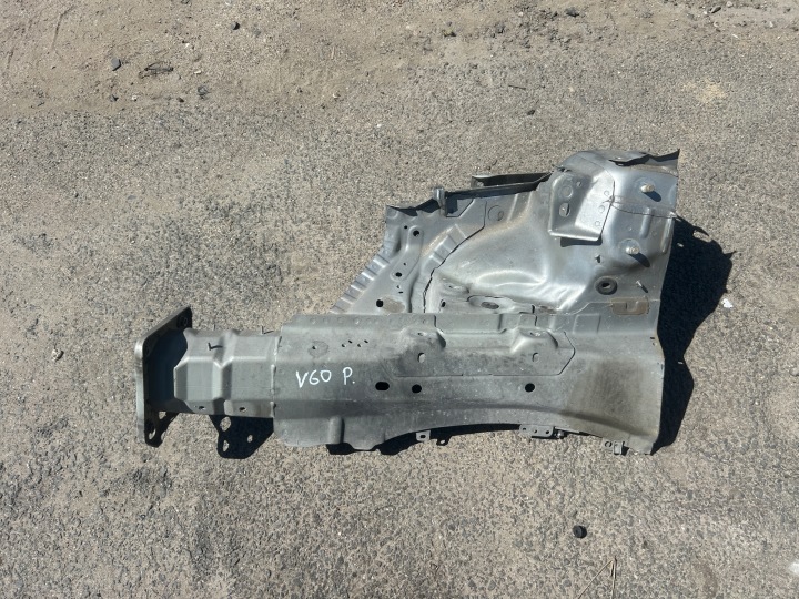VOLVO V60 10- LONGHERONE Anteriore Destro
