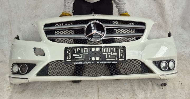 MERCEDES B KLASA W246 11- Stoßstange vorne vorne ohne DZIUR LAK.650