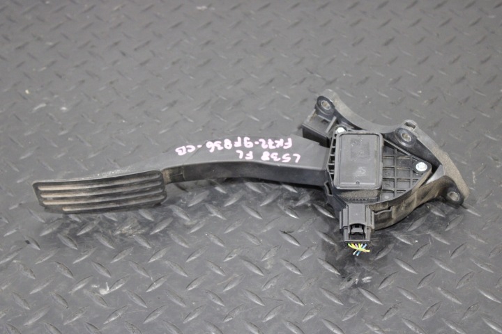 plynový pedál FK72-9F836-CB LAND ROVER EVOQUE LIFT L538