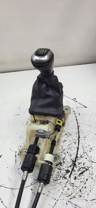 2014 Volvo S60 Gearshift Lefter 4YTA086 10