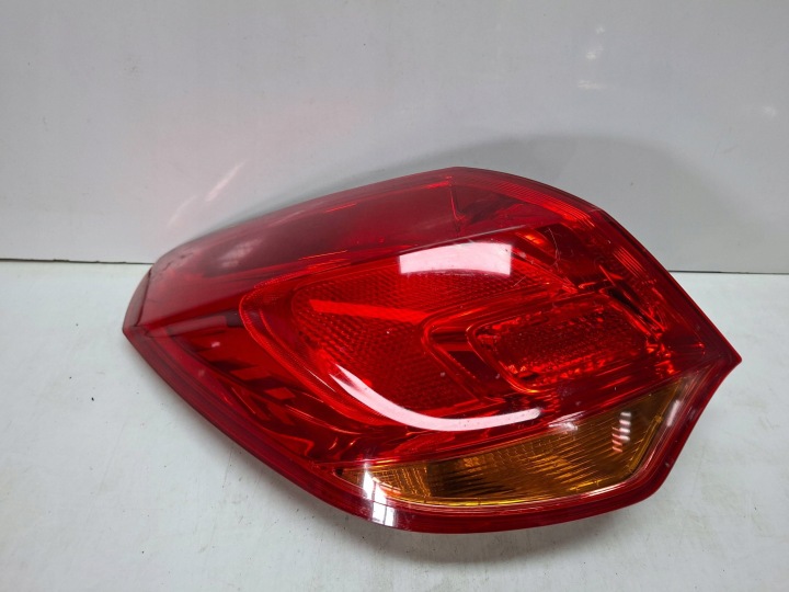 Licht hinten links OPEL ASTRA J HB 2012