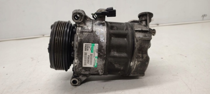 compressor of the air conditioning compressor; Volvo V70 2,4D