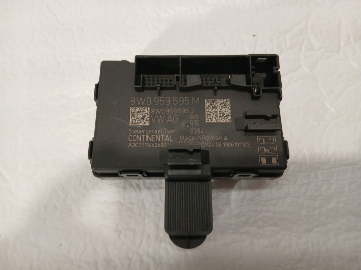 AUDI A4 B9 LIFT upravljačka kompjuter računalo vrata stražnji dio 8W0959595M