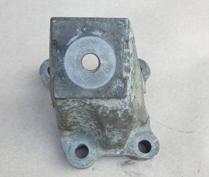 holder engine mount AUDI A6 C6 4.2 BVJ OE EU