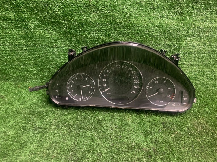 MERCEDES E-KLASA W211 LIFT 3,0 CDI AUTOMAT quadro strumenti TACHIMETRO contagiri OROLOGIO A2115404548