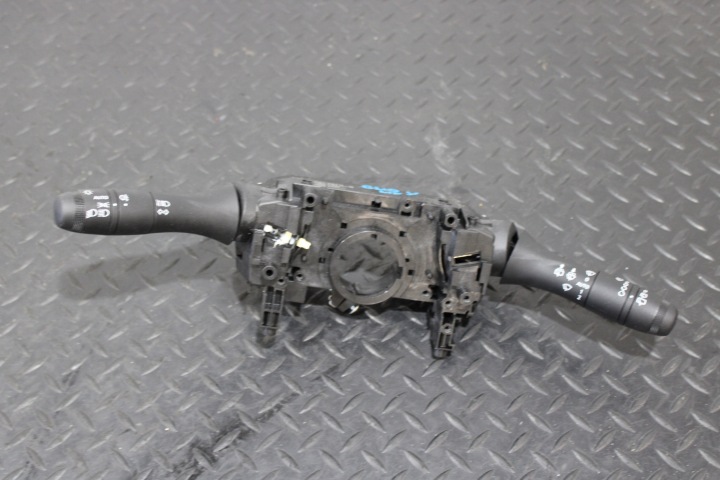 ovladanie stieracov směrovek RENAULT CLIO V 5 LIFT 255674797R