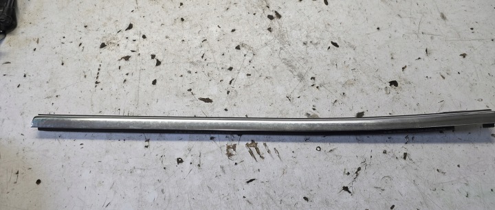 OPEL CASCADA CABRIO Leiste Schutzleiste ZGARNIAJACA des Kotflügels Fenster links heck CHROM