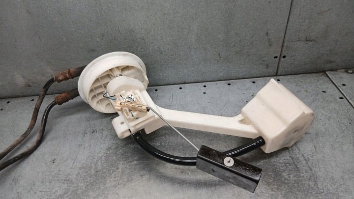 FIELD VW PASSAT B5 1.9TDI 96-00R SEDAN 8E0919673D 7