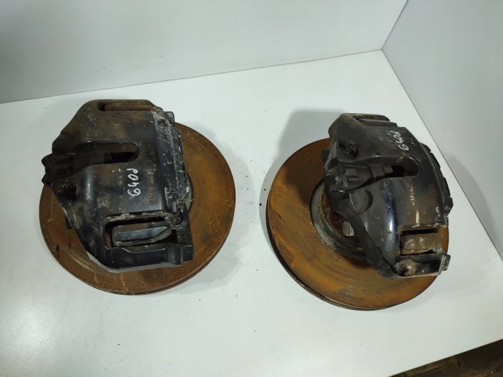 KOMPLET TARCZ freno anteriore sinistra destro BMW F13 F12 640D
