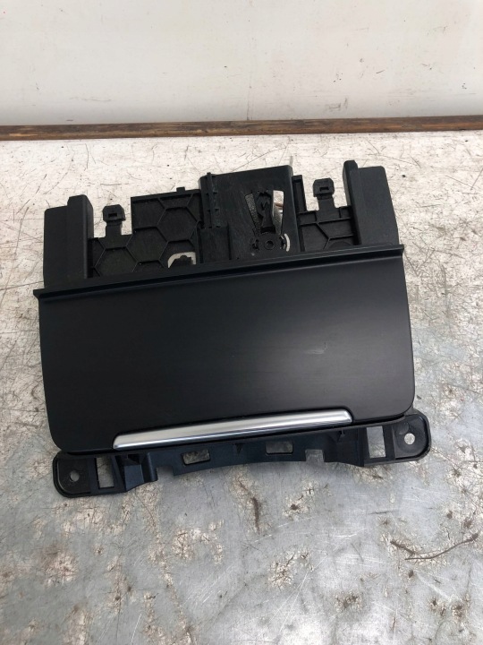popelník skříňka spolujezdce AUDI A4 B8 LIFT 8K0857951C