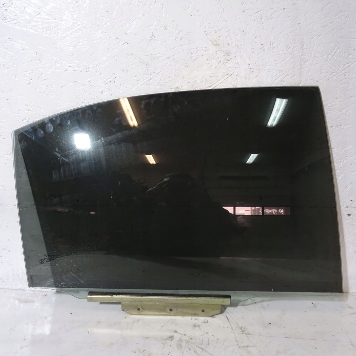 TOYOTA AVENSIS T25 berlina VETRO finestrino PORTA Portiera posteriore Destro