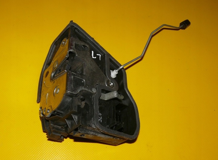 lock door left rear part BMW X3 E83 04-07r. 7 vertical 7167075