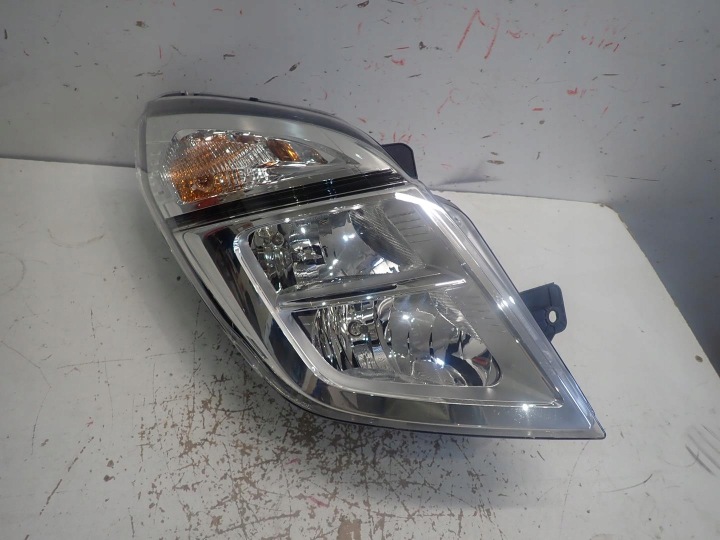 light front front right NISSAN NV400 2011