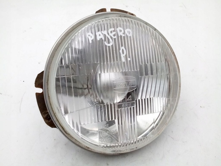 Mitsubishi Pajero and 1 light right front front Koito