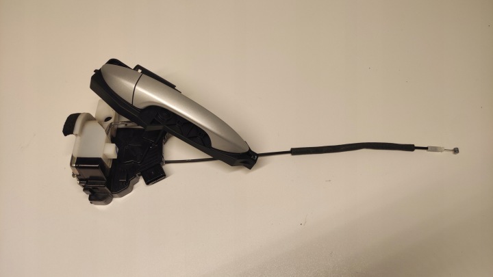 HYUNDAI I20 II de la Serrure Portière Droite Avant Avant EUROPA 81320-C8040 14-20