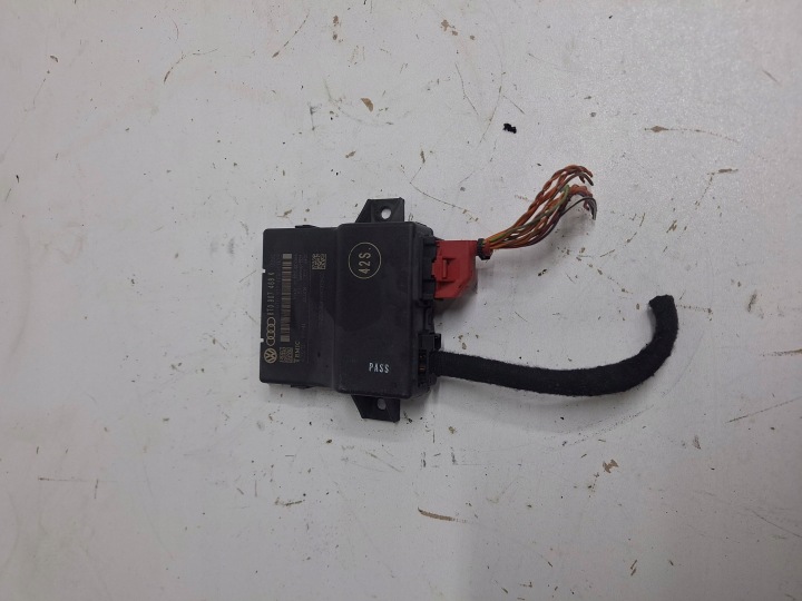 AUDI A4 B8 A5 8T Q5 Bedienteil modul GATEWAY 8T0907468K