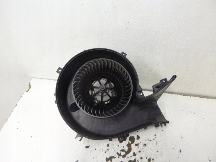 Réchauffement Bouches buses Ventilateur Opel Vectra C Lift 1.9 2006r. 985852T