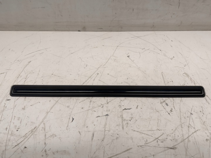 Mercedes G-KLASA W463 moulding door left rear part A4636983500