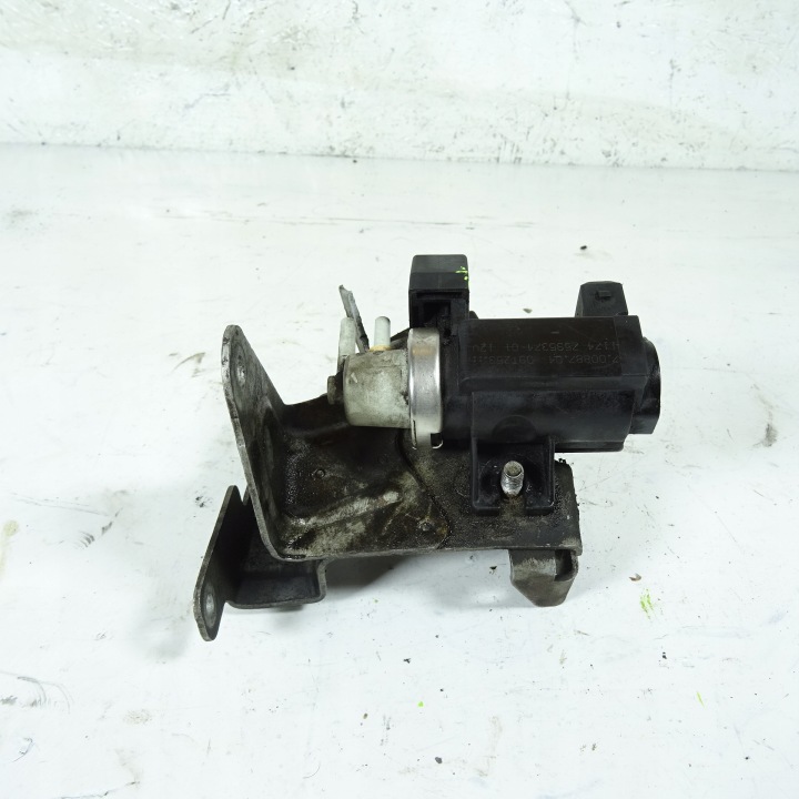 BMW 7 F01 F02 4.4 V8 Vanne à vide 7595374