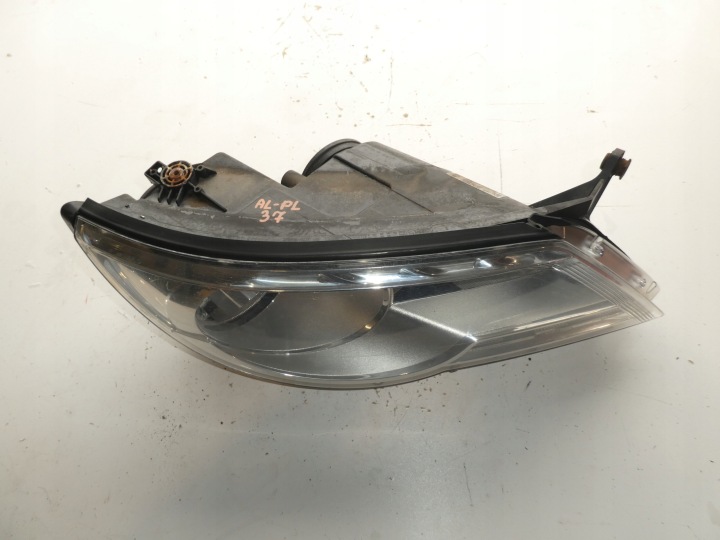 VW TIGUAN and 5N right light 5N1941032P