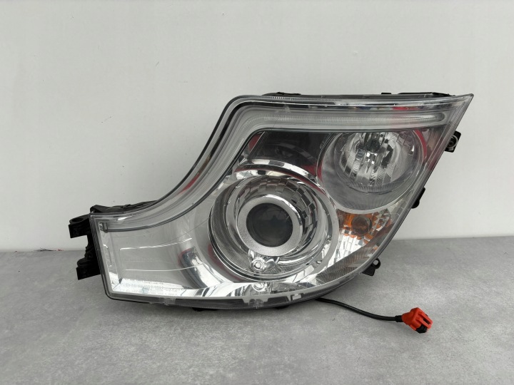 MERCEDES ACTROS MP4 left light front XENON LED A9618205239 D123DZ