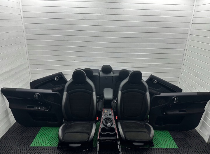 Komptel Sitze z boczkami mitte Mini Cooper Countryman F60 LCI JCW SPORT