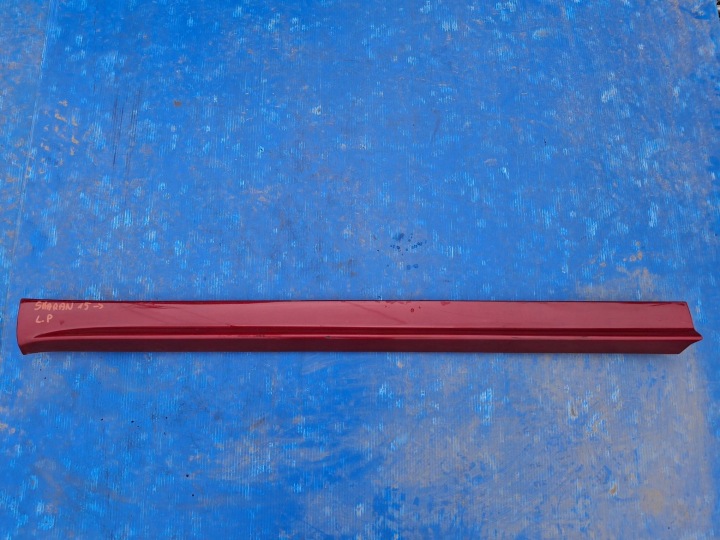 moulding for door left front VW SHARAN II 10R->