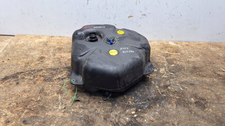 spremnik ADBLUE pumpa KPL A2124700200 MERCEDES E-KLASA W07 W212