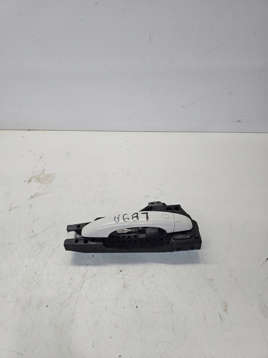 handle right AUDI A4 B8 A5 8T Q5 LB9A 8T0837886B