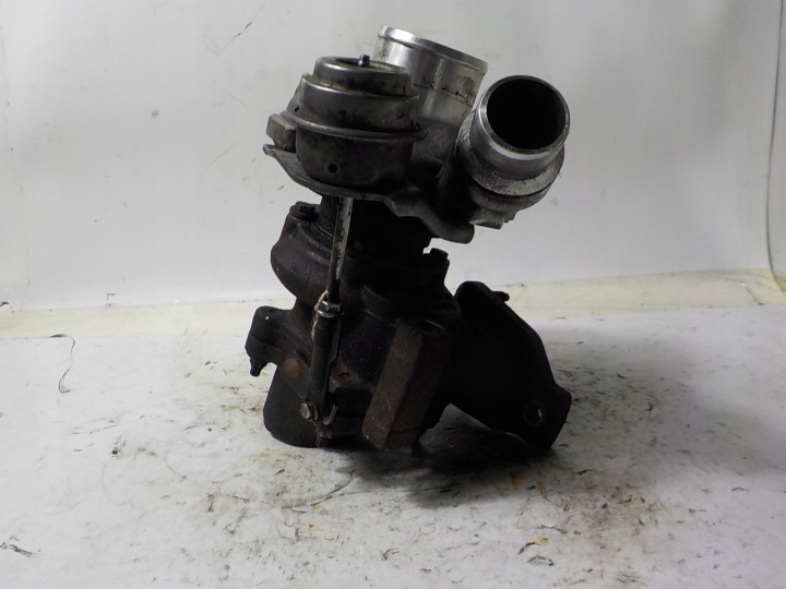 RENAULT TRAFIC II turbo TURBINA 762785-5004S