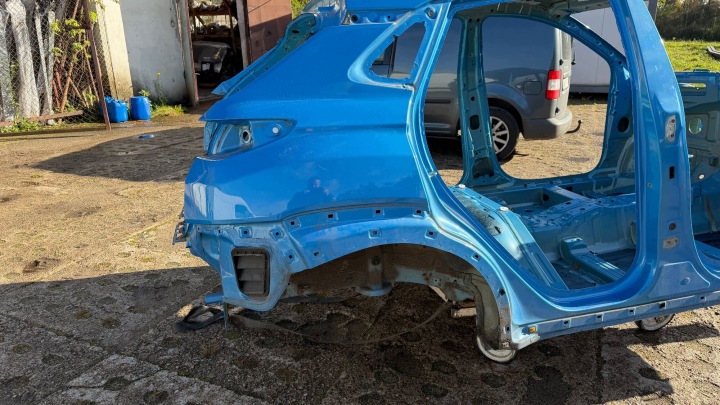 HYUNDAI KONA blatník čtvrtka pravý pravá záď zadní Z3U 17-23