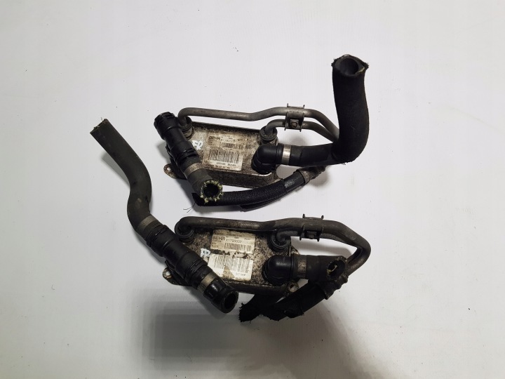 Radiatore olio motore usato MERCEDES W204 W212 W207 0995001100