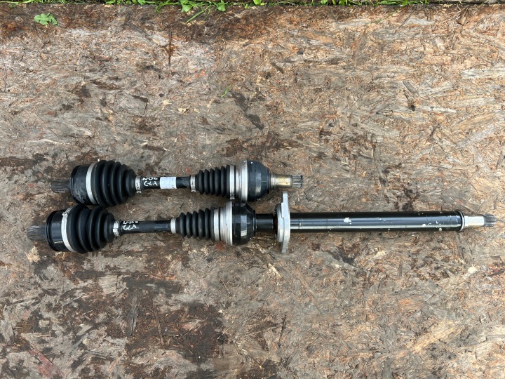Semiasse sinistra MERCEDES GLA X156 2.2 4X4 A2463301401