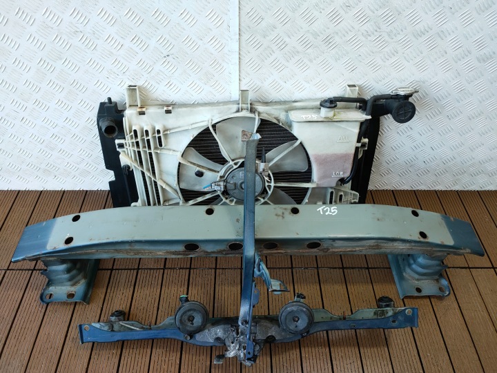 TOYOTA AVENSIS T25 03-08 1.8 B Kühler Wasserkühler Lüfter träger vorne KPL