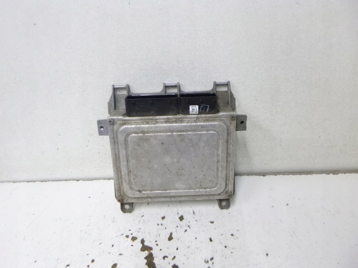 control unit of the engine computer Mercedes W245 W169 2.0 B A2661530791 Siemens VDO