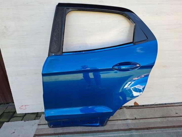 FORD ECOSPORT MK2 19r links TYLNIE links heck BLUE LICHTING