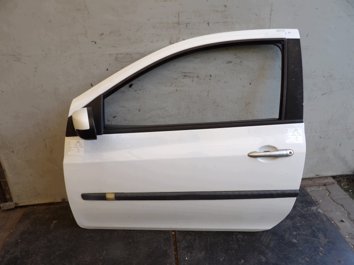 Renault Clio III dveře přední levé 3D OV369