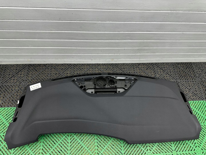 dashboard instrument panel front BMW 2 Active Tourer U06