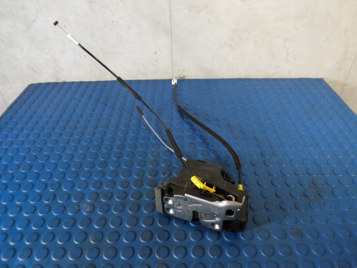 lock door right front 4PIN 13533592 OPEL ASTRA K V