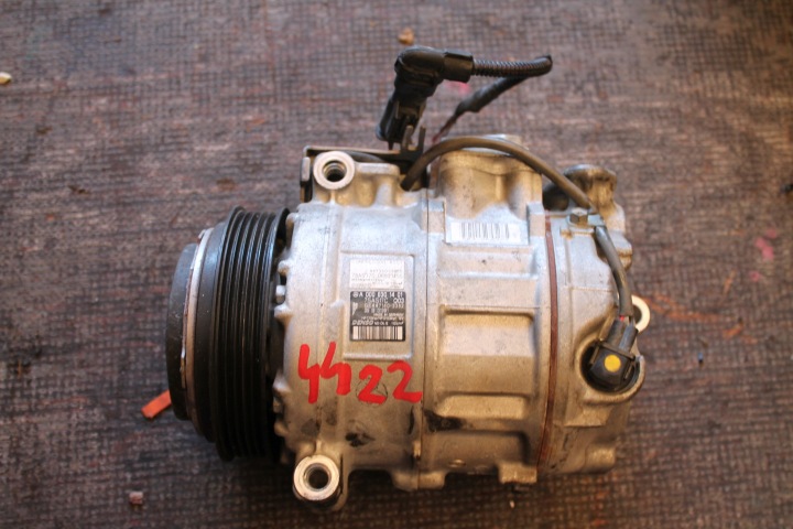 4422. compressor of the air conditioning MERCEDES A0008301401