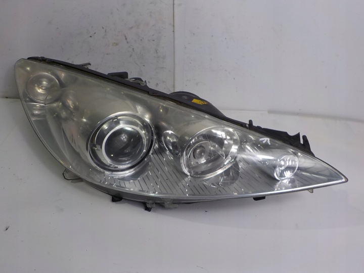 PEUGEOT 308 XENON light right front front UK