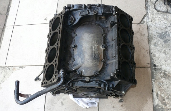 BLOK Motore TULEJE AUDI A8 D2 3.3 TDI V8 LIFT AKF