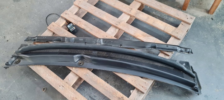 Chrysler Pacifica 2022 Grille égouttage en plastique RYNNA 68228471AF