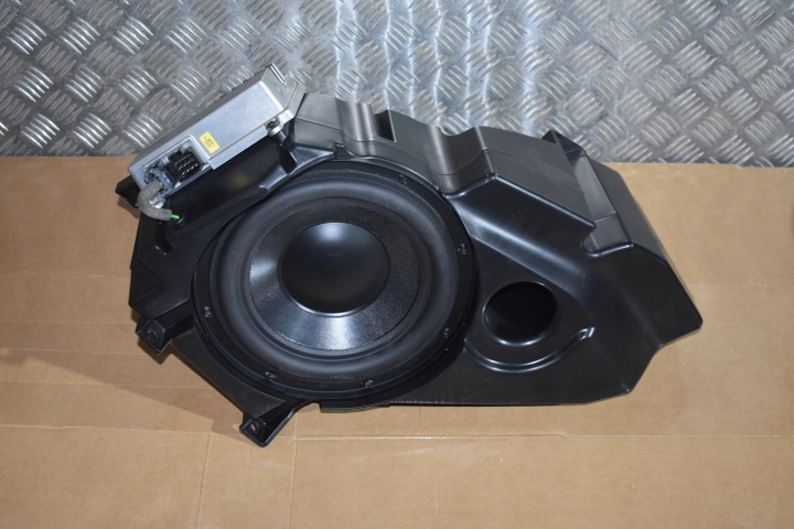 IDEALNY SUBWOOFER BURMESTER + Verstärker PORSCHE PANAMERA 971 1