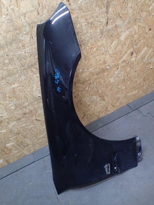 FENDER FRONT RIGHT MERCEDES CLK W209